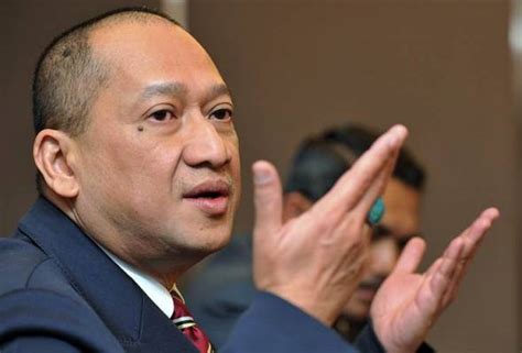 The tourism minister, nazri aziz, in particular lambasted kuok, calling him arrogant and boastful, a sissy and coward for hiding in hong kong while funding the dap to topple the government. Nazri Puji Kuok, Berani Nafi Tuduhan