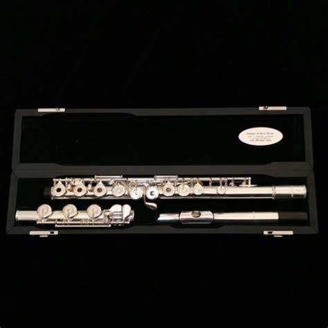 pearl 665 series quantz flute with upgraded forza headjoint