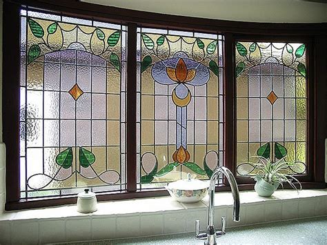 20 Kitchen Designs With Beautifully Stained Glass Windows