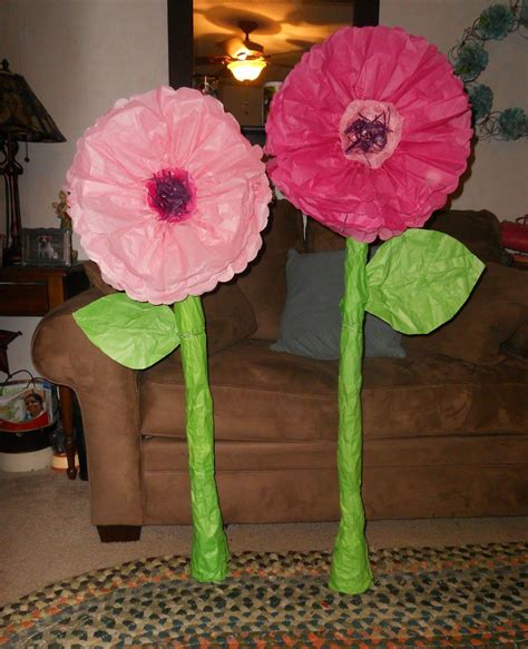 Giant Flowers Diy The Mad Recycler Diy Giant Whimsical Paper Flowers
