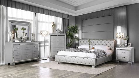 Juilliard Upholstered Bedroom Set Silver By Furniture Of America