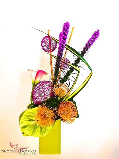 Contemporary Flower Arrangement Designed By Steven Bowles Creative Event And Floral D Flower