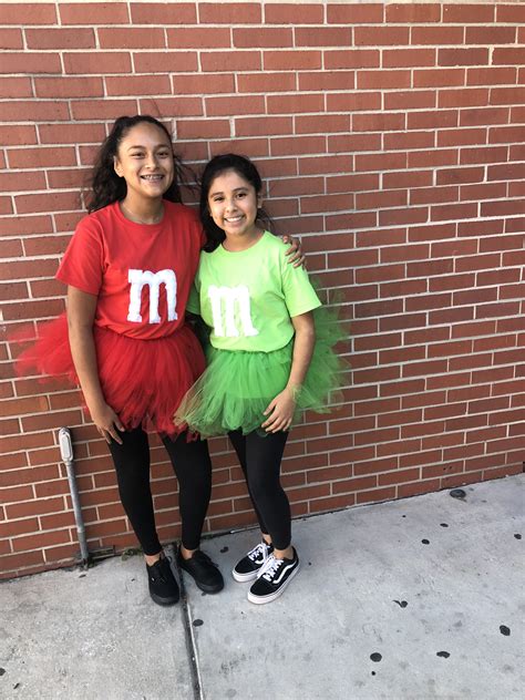 TWIN DAY SPIRIT WEEK Red Shirts Michaels M Made With Felt Stitched On Shirt Tool Tutu