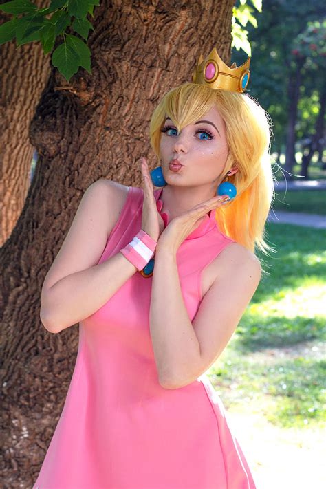 princess peach mario cosplay nintendo by agflower on deviantart