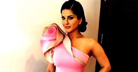 Sunny Leone Becomes The First Indian Actress To Walk The Ramp At The New York Fashion Week