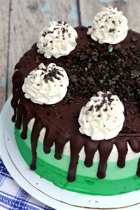 Mint Oreo Cake with Mint Buttercream Frosting