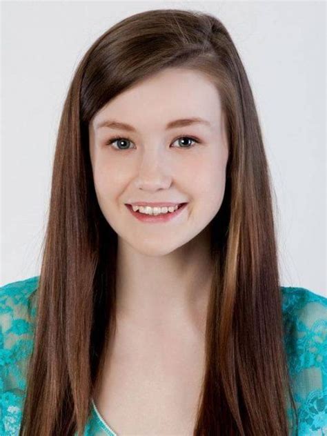 Emily Bloom • Height Weight Size Body Measurements Biography Wiki Age