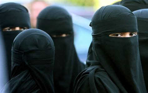 Interdiction De La Burqa La France Franchit Une Première étape La Presse