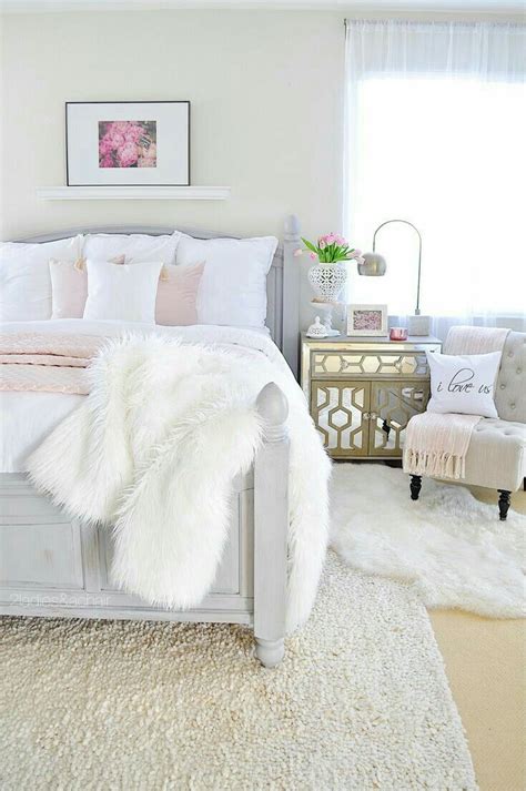 If your space is extremely small, a single bed is probably a good solution. Bright and cozy | Comfy bedroom, Bedroom decor, Home decor ...