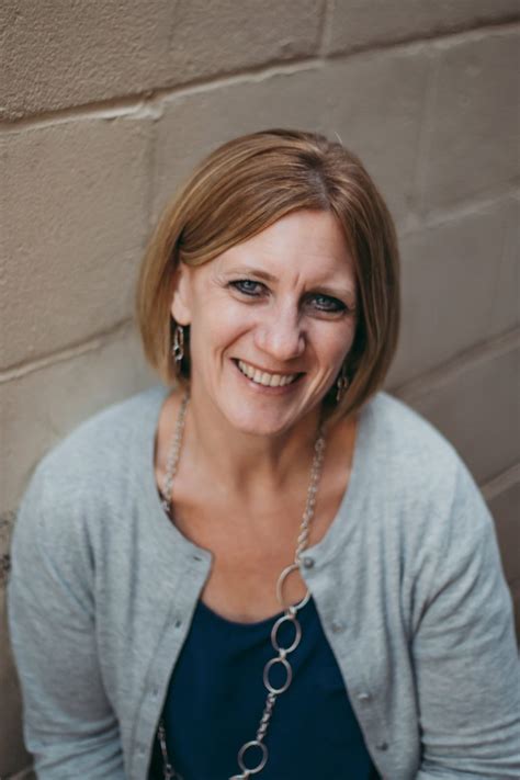 Vibrant Therapist Spotlight Julie Stender Licsw The Vibrant
