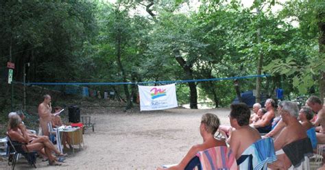 Saint Rem Ze Le Club Des Naturistes Sest R Uni Dans Les Gorges De L