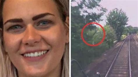 Uk Woman Killed After Sticking Head Out Train Window On Gwr