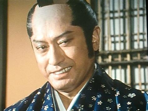 亀石さんの死去について「スポニチアネックス」は次のように報じています。 俳優の亀石 征一郎さんが今月11日午前5時25分、 多発性脳梗塞のため死去した。 82歳。 東京都出身。 （2021年7月14日配信） 俳優メモ : 東映