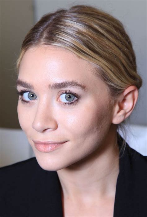 Beauty Close Up Get Ashley Olsens Minimal Chic Look Olsens Anonymous