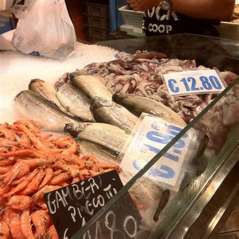 Pescheria Grassilli Fischmarkt In Trieste