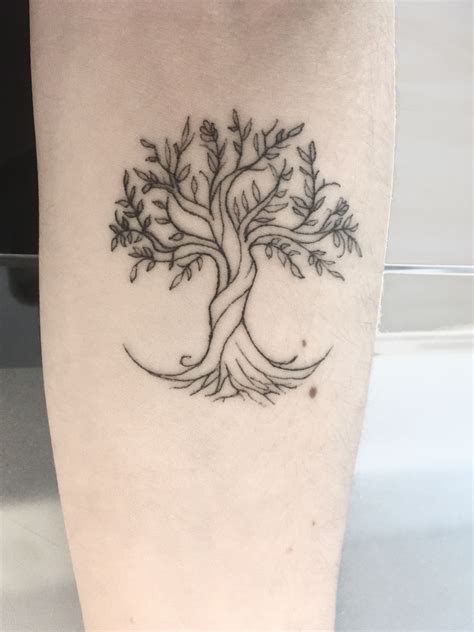 Fineline Tree Tattoo | Roots tattoo, Simple tree tattoo, Tree of life ...