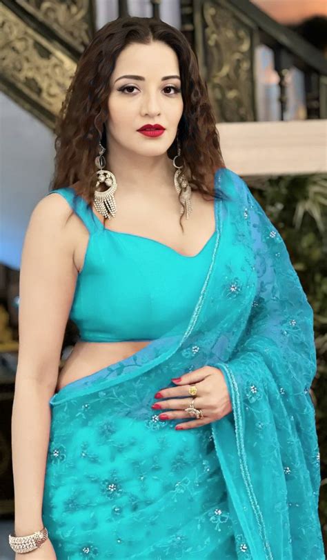 Pin By 3d Building And Design On Saree Beauty Beautiful Curvy Women Beautiful Women Videos