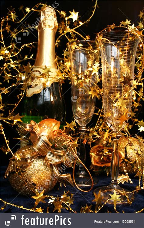 Looking for christmas cocktails for the 2019 holidays? Champain Christmas Beverages / Ideas For New Year's Eve ...