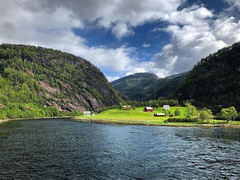 Norway Keeps Delivering The Most Amazing Views 🗺 Holiday Cruising Fjord