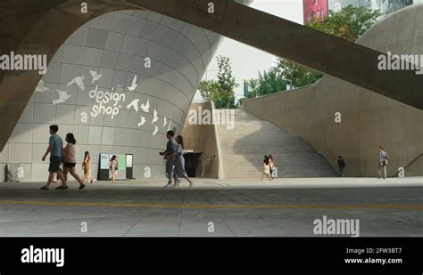Seoul People Walking At Dongdaemun Design Plaza 4k Resolution Stock