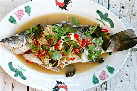 Steamed Wild Sea Bass With Lemongrass And Ginger Ikan Siakap Stim The Domestic Goddess Wannabe