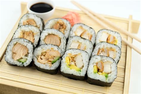 resep sushi roll isi ayam dan mayones pedas mahi