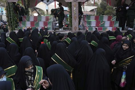 Iran Holds Funerals For 400 Unidentified Soldiers Killed In 1980s Iran