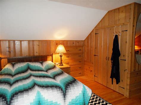 Knotty Pine Bedroom Decorating Ideas Online Information