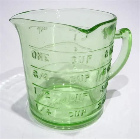 GREEN KELLOGGS DEPRESSION Vaseline Uranium Glass Spout One Cup
