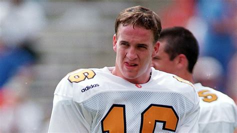 Broncos Peyton Manning Donates 500000 To Pat Summitt Foundation