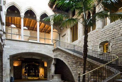 Museu Picasso De Barcelona E Visita Guiada Ao Bairro De Born Getyourguide