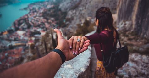 How Long Should You Date Before Getting Engaged