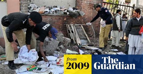 Pakistan Suicide Bomber Kills 19 Outside Court Pakistan The Guardian