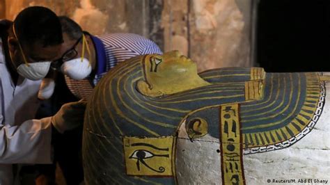 Egypt Unveils 3 000 Year Old Tomb And Sarcophagi In Luxor News Dw 24 11 2018