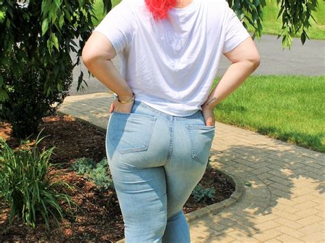 9 Things People With Big Butts Know Are True Including The Struggle Of