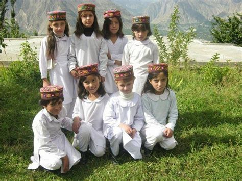 Pictures Folder Of Gilgit Baltistan Girls Presenting Traditional