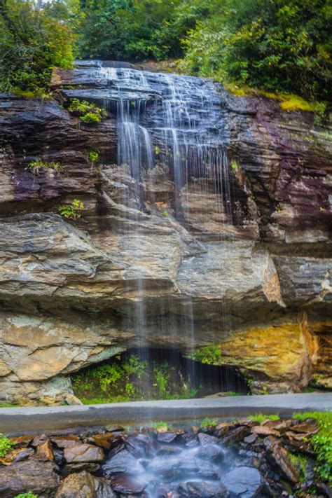 10 Easy To Reach Waterfalls In North Carolina