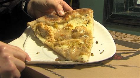 Fellinis Pizzeria Serving Famous Thanksgiving Pizza