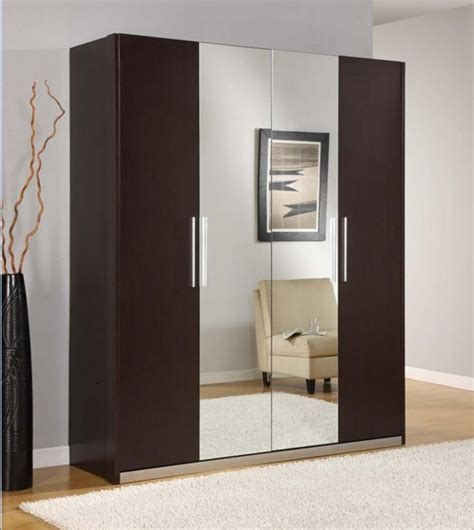Modern bedroom wardrobe designs are high on reflected doors. Modern Wardrobes for Contemporary Bedrooms - Interior design