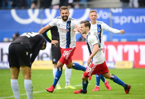 Hamburger Sv übernimmt Die Tabellenspitze Vfb Stuttgart Zieht Mit Arminia Bielefeld Gleich