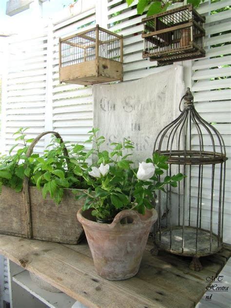 Shabby chic is a popular interior design style. 25 Shabby-Chic Style Outdoor Design Ideas - Decoration Love
