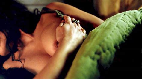 Jessica Parker Kennedy And Clara Paget Lesbian Scene From