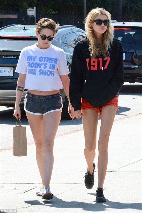 Kristen Stewart Shops For Dickies With Girlfriend Stella Maxwell Kristen Stewart Stella