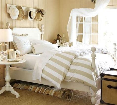 Een doorgestikte eenpersoonssprei van gewassen linnen met een polyester vulling. The 12 Most Stunning and Best Bedroom Paint Color Ideas
