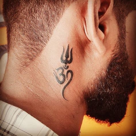 25 Small Neck Tattoos For Men In 2021 Small Tattoos And Ideas Neck
