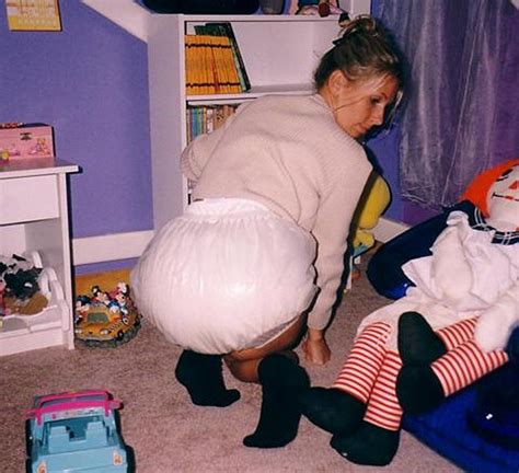 List 91 Pictures Pictures Of Women In Diapers Stunning