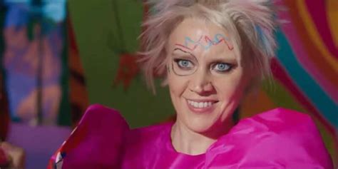 Kate Mckinnon Says ‘barbie’ Movie Proves That Gender Roles Are Dumb Inside The Magic