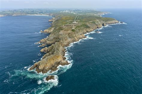 Save cottage on the farm kerlaouen, quiet, 4 km from the beaches and pointe du raz. Renouvellement du label Grand Site de France de la Pointe ...