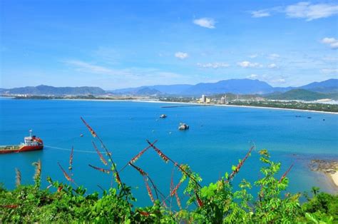 Xuan Thieu Beach Da Nang Vietnam Living Nomads Travel Tips