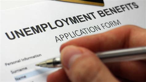 Even As Us Economy Revives Long Term Unemployed Face Uphill Battle Cbs News